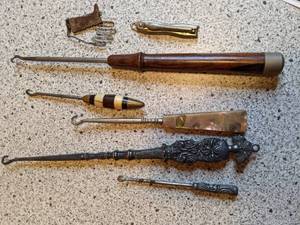 lot 1391 image: Lot of  vintage Button hooks
