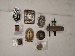 lot 1274 image: Vintage Advertising Belt Buckles, Medallions, Et Cetera