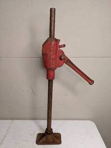 lot 1288 image: Antique Buggy Jack