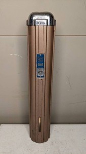 lot 1242 image: Vintage Metal Solo Cup Dispenser
