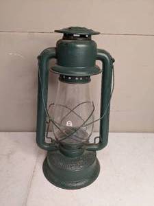 lot 1252 image: Vintage Marswells Kerosene Lantern