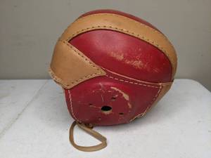 lot 1253 image: Vintage 1930s Era Hutch H-18 Leather Football Helmet