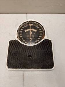 lot 1259 image: Continental Scale Works Floor Scale