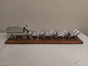 lot 1208 image: Budweiser Clydesdales Table Art
