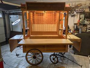lot 12 image: Beautiful Fully Functional Solid oak Display Kiosk