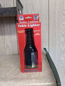 lot 811 image: Bud Light Table Lighter