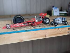 lot 828 image: Collectible Cars