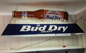 lot 830 image: Vintage Bud Dry Draft Hanging Pool Table Light