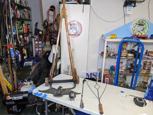 lot 1123 image: Dolly, Decor, Rug Beater