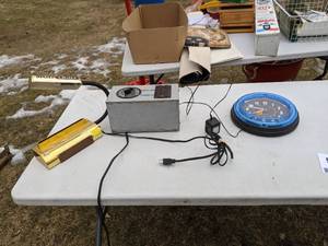 lot 1130 image: 2 Prong Outlet Timer, MGD Light Desk Lamp, and a Clock