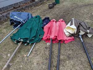 lot 1143 image: 5 Patio Umbrellas