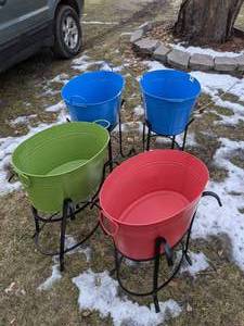 lot 1145 image: 4 Standing DrinkIce Pail Stations