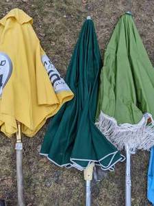 lot 1146 image: 5 Patio Umbrellas