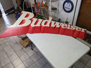 lot 1126 image: Large Budweiser Beer 3d Sign