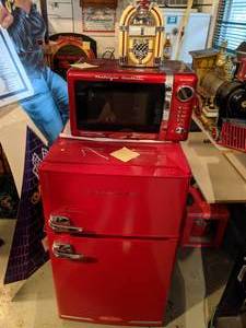 lot 1506 image: Replica Vintage Mini Fridge with Freezer