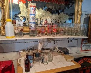 lot 1437 image: Large Lot of Bar Drinkware