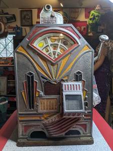 lot 7 image: ANTIQUE WORKING CONDITION SUPER RARE 1932 LITTLE DUKE 1 CENT SLOT MACHINE