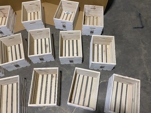 Pallet of Crates & Pallet Large Washed Wood Crate in White in Good Conditions. See Pictures