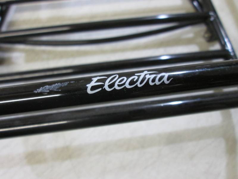 lot 9 image: Electra Bicycle Rack with Mounting ...