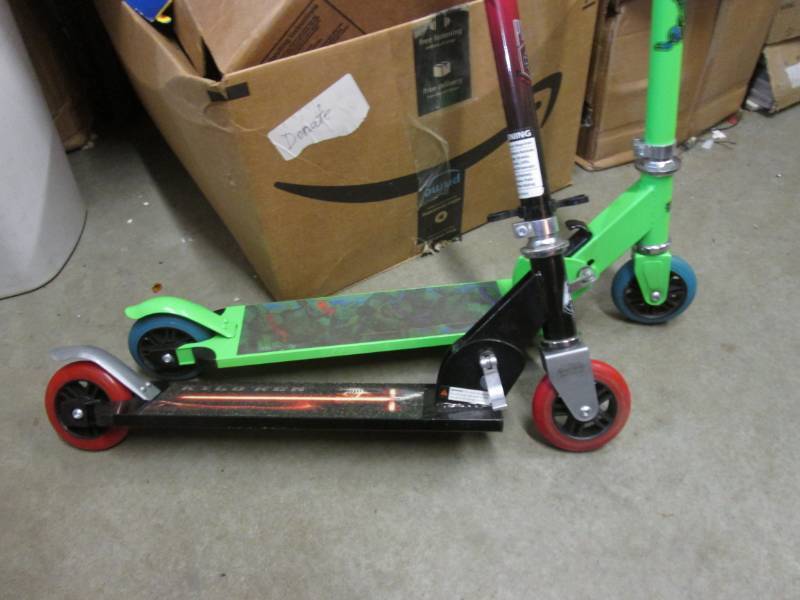 lot 139 image: 2 Scooters  RMC...