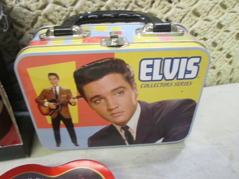 lot 98 image: Elvis Presley Collector Items  CSB...
