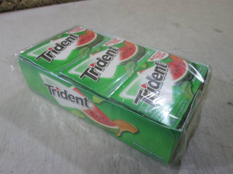 lot 240 image: 12 Packs of Trident Watermelon Twis...