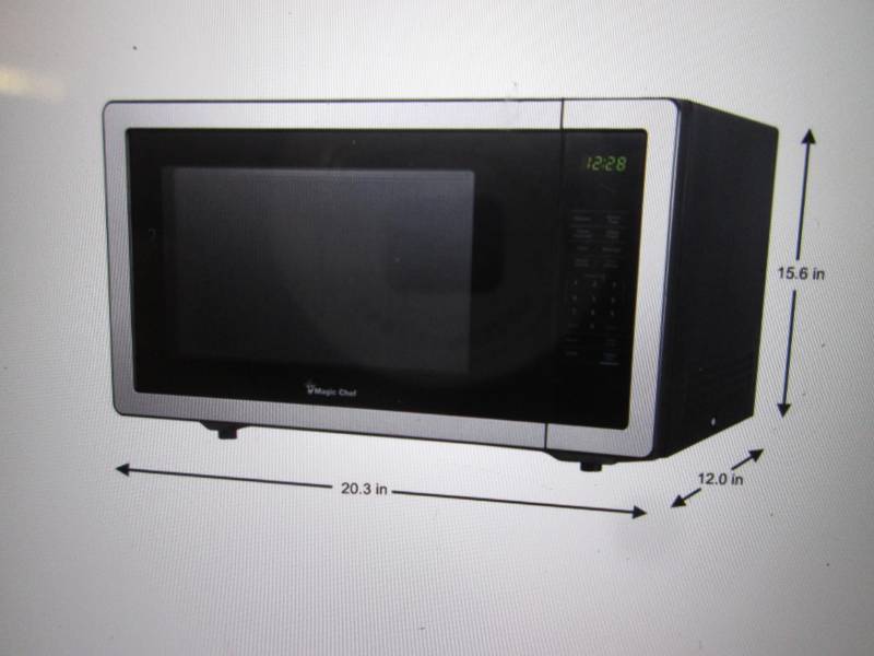 lot 39 image: Magic Chef 1.1 cu ft Countertop Mic...