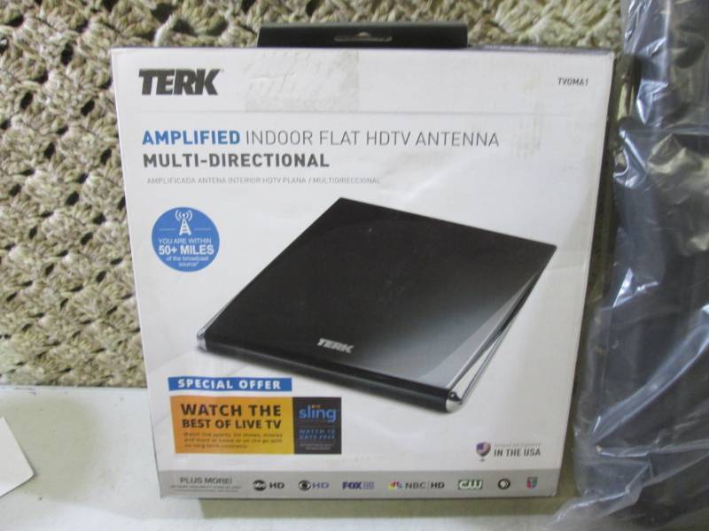 lot 19 image: Lot of Misc See Photos  EW3...