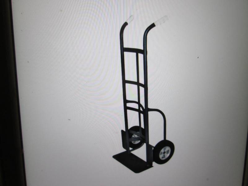 lot 86 image: Milwaukee 1000 Pound Capacity Dual-...