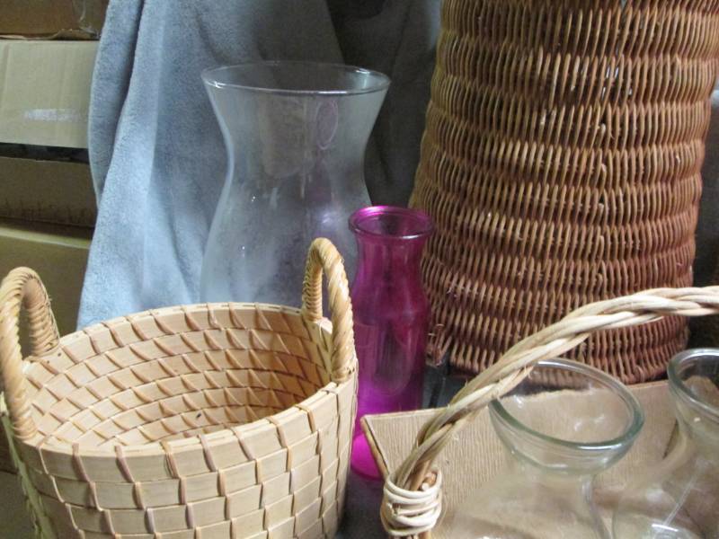 lot 136 image: 6C Huge Lot of Vases, Baskets & Dcor