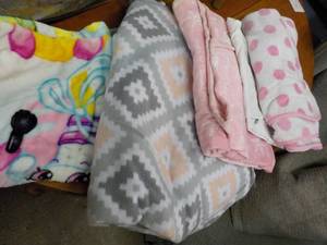 Throws, Curtains, Sheets Sets and R...