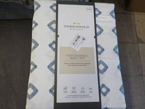 Threshold Queen Size Sheet Set...