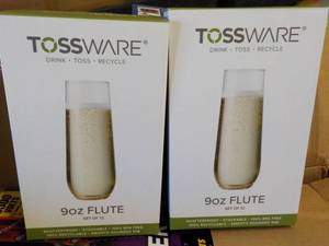 2 Tossware 9 oz Flutes 12 each box...