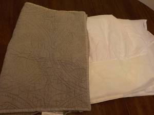 Queen Size Bed skirt and Sham...