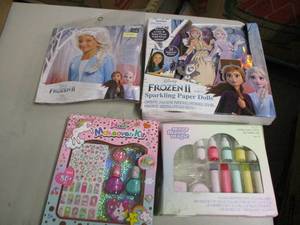 Frozen Paper Dolls and Elsa Wig, Li...