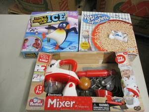 Electronic Mixer Play Set and 2 Gam...