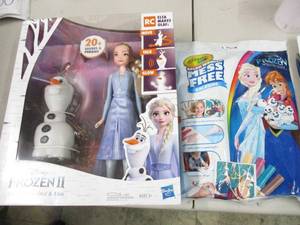 Crayola Frozen Coloring Set and Els...