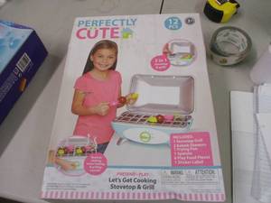 Perfectly Cute Play Stove and Cooki...