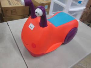 lot 3 image: Snail Ride On...