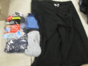 lot 17 image: 6 Tagless Boxers Mens 2XL, 2XL Blac...