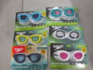 lot 26 image: 6 pr Kids 3-8 yrs Speedo Swim Goggl...