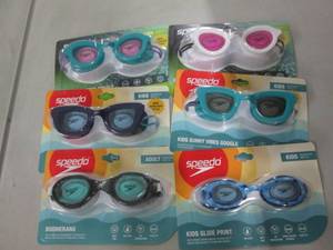 lot 27 image: 6 pr Kids 3-8 yrs Speedo Swim Goggl...