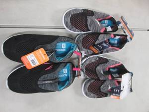 lot 32 image: 3 pr Speedo Size 11-12 Kids Water S...