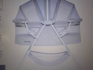 lot 42 image: Dream On Me Karley Bassinet open bo...