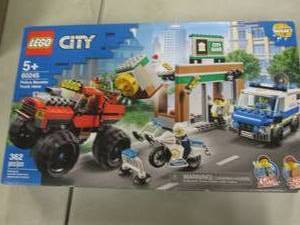 lot 54 image: Lego City open box...