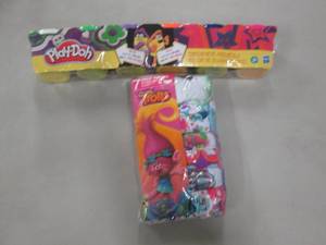 lot 90 image: Girls Size 6 Troll Panties, 6pk Pla...
