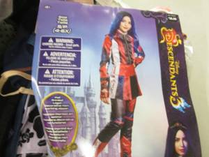 lot 99 image: Evies 4 Hearts Costume 4-6x...