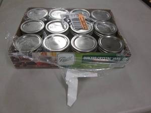 lot 109 image: 12 Quarter Pint Crystal Jars...
