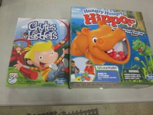 lot 214 image: Hungry Hungry Hippos,Chutes & Ladde...