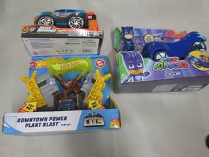 lot 236 image: 3 Assorted Toys...